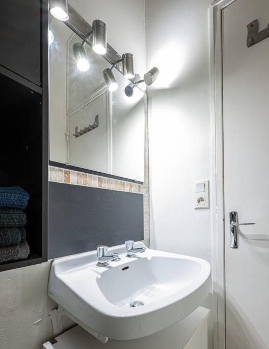 Le Charmant Hello Palois-T2-Wifi Apartment Pau Exterior photo