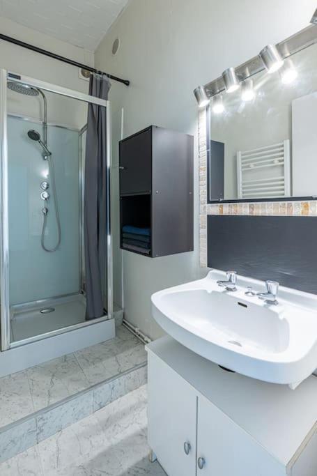 Le Charmant Hello Palois-T2-Wifi Apartment Pau Exterior photo